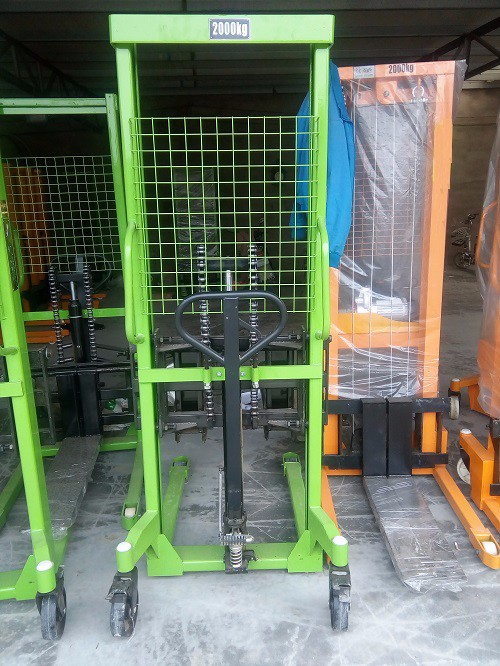 手動液壓堆高車廠家液壓堆高車產品展示--河北東圣吊索具制造有限公司--小型攪拌機|石材夾具|液壓堆高車|手動叉車 手動液壓堆高車廠家液壓堆高車產品展示--河北東圣吊索具制造有限公司--小型攪拌機|石材夾具|液壓堆高車|手動叉車