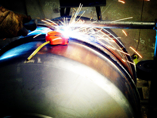 小型攪拌機(jī)外部焊接技術(shù),保證無(wú)縫焊接--河北東圣吊索具制造有限公司--小型攪拌機(jī)|石材夾具|液壓堆高車(chē)|手動(dòng)叉車(chē) 小型攪拌機(jī)外部焊接技術(shù),保證無(wú)縫焊接--河北東圣吊索具制造有限公司--小型攪拌機(jī)|石材夾具|液壓堆高車(chē)|手動(dòng)叉車(chē)