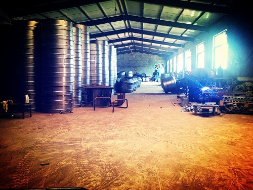 小型攪拌機焊接車間實況-河北東圣吊索具制造有限公司 小型攪拌機焊接車間實況-河北東圣吊索具制造有限公司