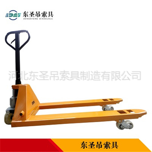 10噸手動叉車會生銹嗎？--河北東圣吊索具制造有限公司--手動叉車|液壓堆高車|石材夾具|小型攪拌機