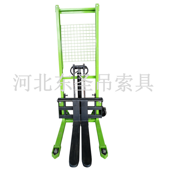 手動液壓堆高車維修主要部位細(xì)節(jié)展示--河北東圣吊索具制造有限公司--小型攪拌機(jī)|石材夾具|液壓堆高車|手動叉車 手動液壓堆高車維修主要部位細(xì)節(jié)展示--河北東圣吊索具制造有限公司--小型攪拌機(jī)|石材夾具|液壓堆高車|手動叉車