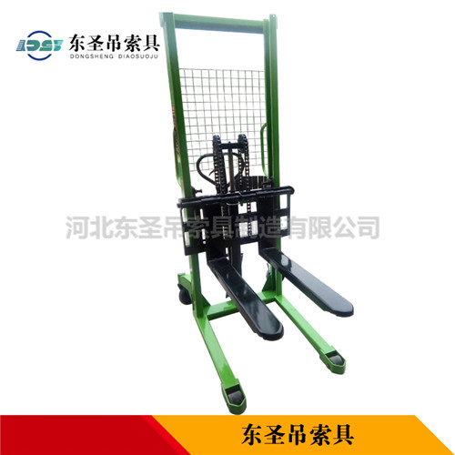 液壓堆高車使用輕巧便捷與設計方案何關系?--河北東圣吊索具制造有限公司--小型攪拌機|石材夾具|液壓堆高車|手動叉車 液壓堆高車使用輕巧便捷與設計方案何關系?--河北東圣吊索具制造有限公司--小型攪拌機|石材夾具|液壓堆高車|手動叉車