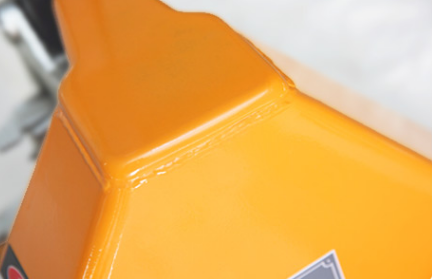 手動叉車圖片展示焊接細節--河北東圣吊索具制造有限公司--手動叉車|液壓堆高車|小型攪拌機|石材夾具